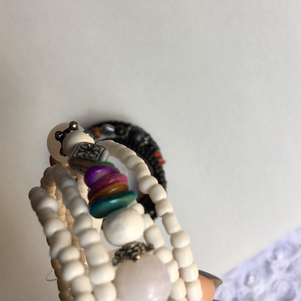 CAROL WHITE BEADED FAUX STONE WRAP AROUND BOHO BRACELET - Picture 3 of 3